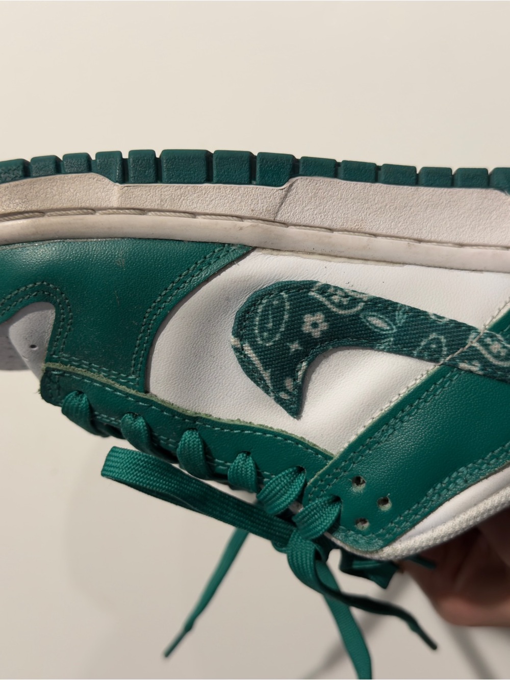 Nike Green and White Low-Top Sneakers with Patterned Swoosh - Picture 4 of 7